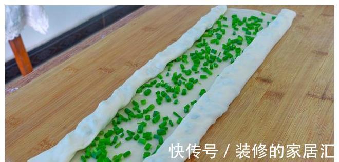 吃法|晚餐不知道吃什么?试试这个独特的吃法,有菜有肉有饼,简单省事