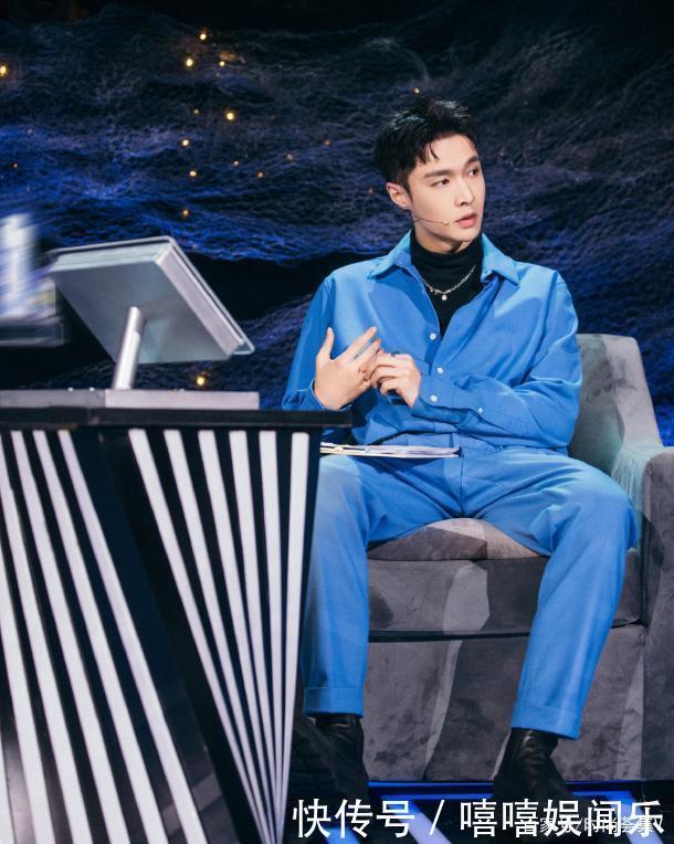 黑色t恤 又帅又奶,造型百变,这档综艺里的张艺兴帅气值满分