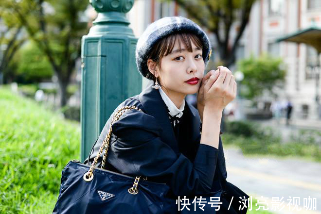 格纹贝雷帽 贝雷帽是小脸专属不,脸大的女生戴照样时髦,秋冬让你美上天