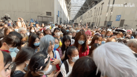 大长腿|188cm“乌克兰帅哥”B站爆红!漫画脸顶级身材,却发现是女扮男装