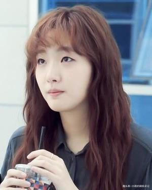 女人 女人过了30岁,这4款“显老”发型尽量别弄,不仅像大妈还很伤发