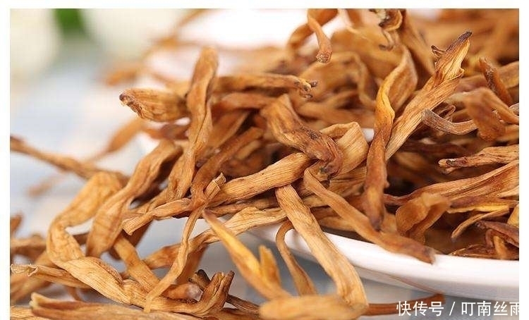 天然的祛湿王终于发现了,每天吃两口,排出湿毒,扫除赘肉一身轻