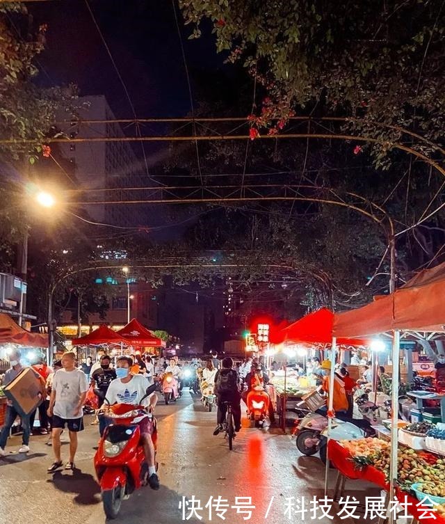  从头吃到尾的平西夜市，没有人能饿着出来！