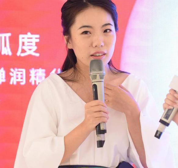  父母|为逼女儿考大学，爸爸撕毁女儿手写的56本小说，30多万字手稿