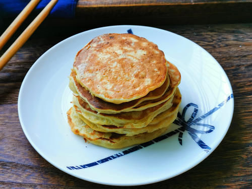 香蕉鸡蛋饼|随手做的早餐饼,火了朋友圈,网友:香甜软糯又好吃,关键是简单