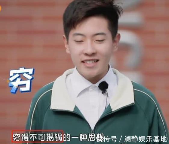 富养女儿|7岁男孩穿破衣被嘲笑,老师约见家长,却发现爸爸一身名牌