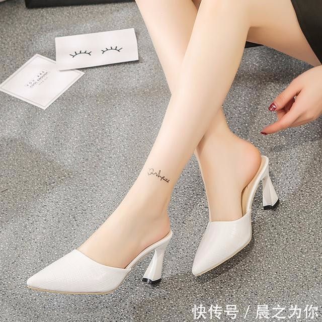 美脚丫 美脚丫与高跟鞋的美丽相遇,搭配透明肉丝袜,每一步都是优雅女神