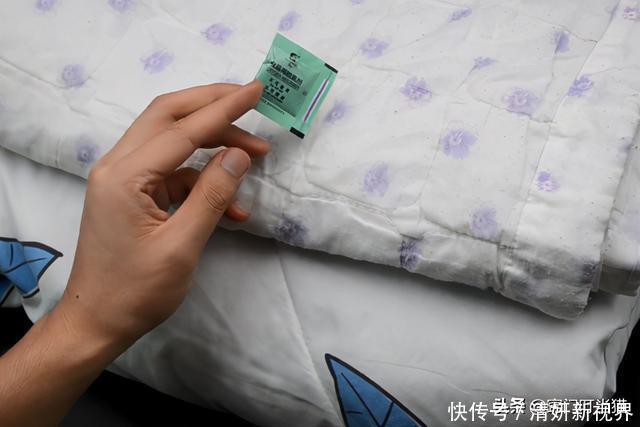 食品袋里的干燥剂别再扔掉了,留在家里实用又省钱,快告诉家人