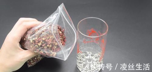 蛔虫|每天都用花椒泡水喝,作用真厉害,解决了很多男人女人的困扰