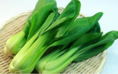 斑点|为什么大多数老年人都有“老年斑”牢记2个方法,你就不长斑