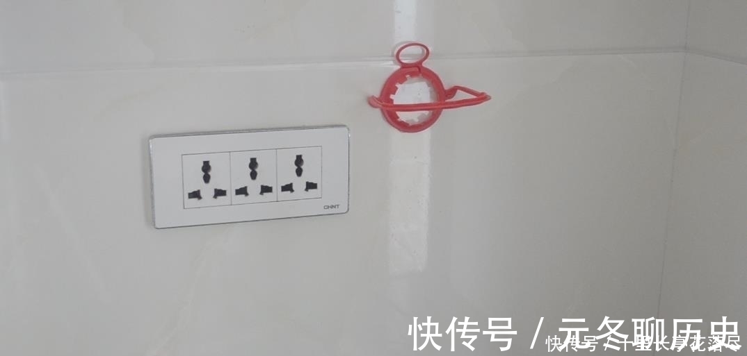 塑料|桶装水上的塑料提手别扔了，留在家里有大用处，看完去试试
