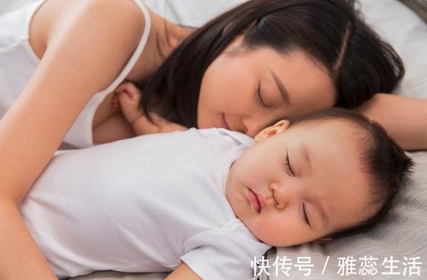 孩子|为何宝宝明明很困了睡前还要哭闹?别打骂孩子,他其实是在求助
