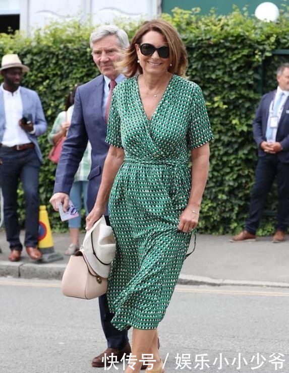 深意|凯特王妃三天换十套衣服,一套比一套光彩照人,这不是走秀是深意