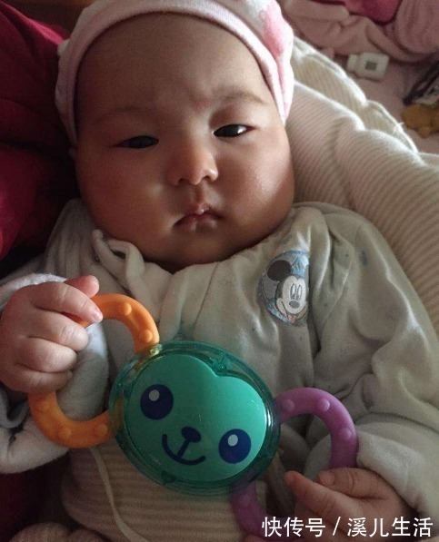 手部|一岁前宝宝出现3种“迹象”,可能是脑部发育有问题,家长注意