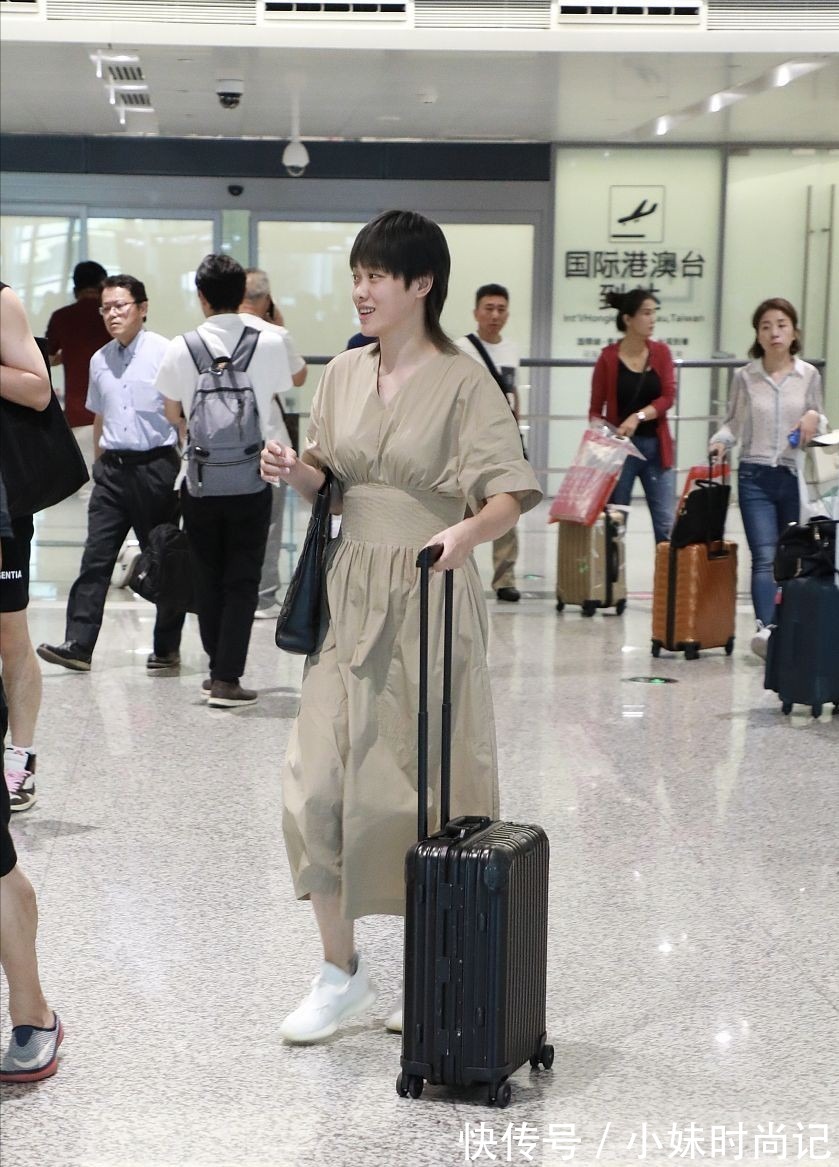 模特|刘翔妻子挺有个性的,鲻鱼头配长裙挺混搭,身上有模特的高冷气质