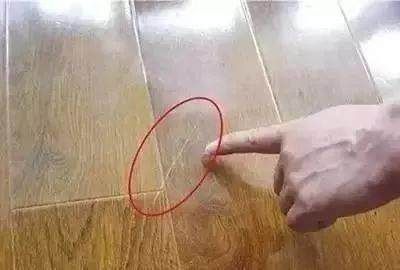 擦地板费时费力还擦不干净,用这一招让你爱上擦地板,干净又简单