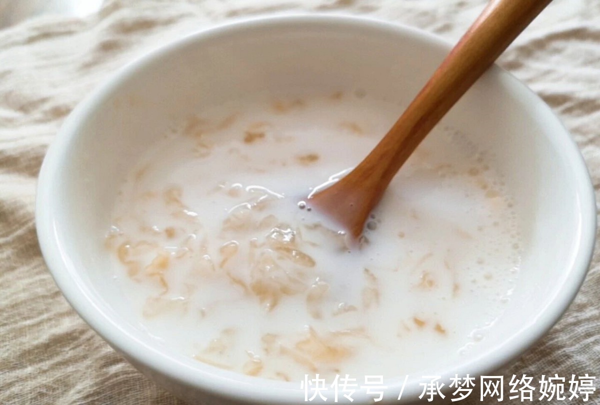 银耳|上海一女子,坚持每天吃银耳养颜,连吃几天后,皮肤怎么样了?