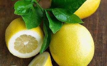 檸檬口感酸甜，除了美白養顏，還有很多你不知道的功效！速看！