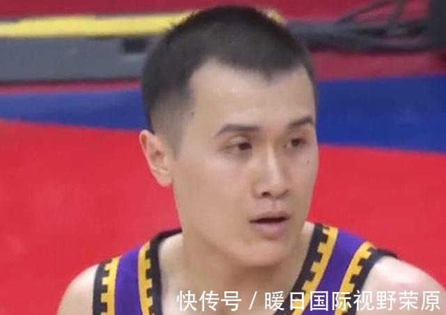 老马|李春江握拳挥舞庆祝!上海队19分大胜,王哲林轰20+10,老马暴怒