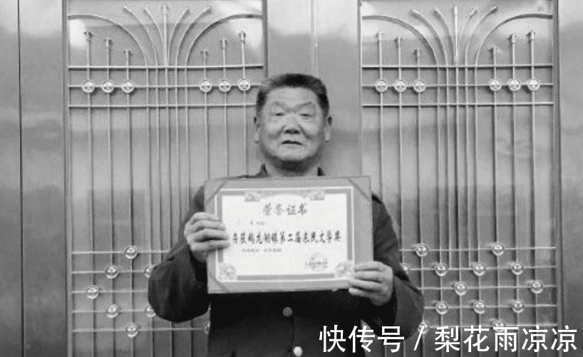 诗歌$老农模仿《咏鹅》写下《咏鸡》,全诗仅18个字,却获国家级文学奖