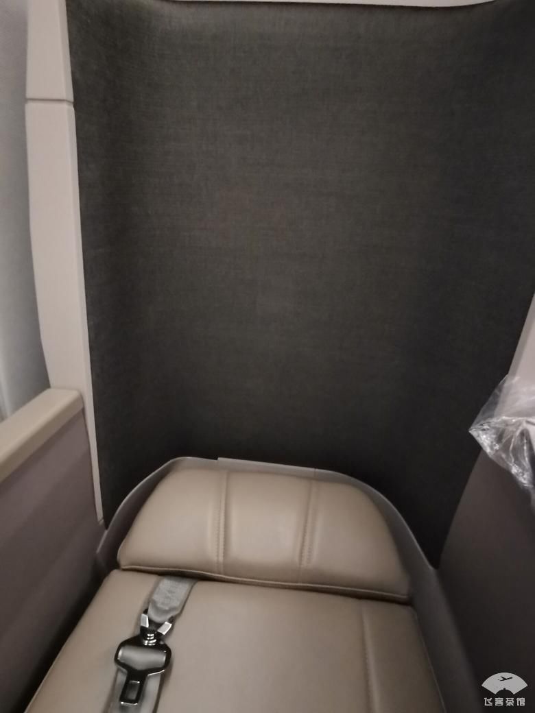 拔草东航A350套房商务舱座椅能随意调整方向,大飞机真带劲