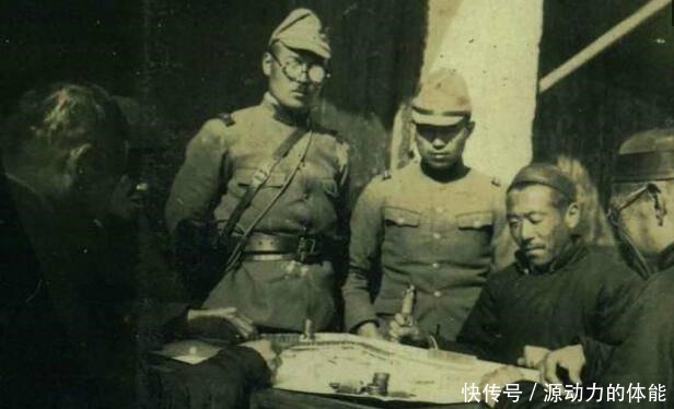 记者|日本随军记者拍摄日军“抢掠”照,被日军掠夺到军营的中国女孩