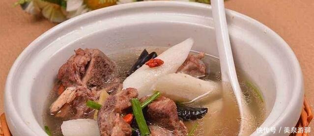 水煮过的猪|猪骨汤的九种做法, 每种都养胃暖身, 方法简单!