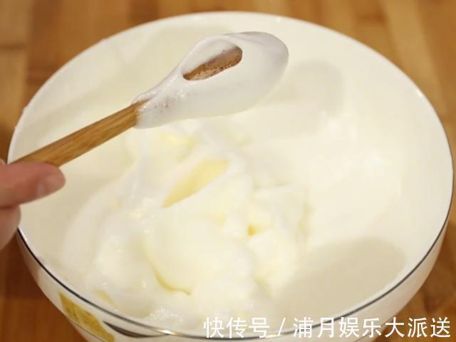 蛋糕最简单的做法,不用烤箱不用打蛋器,利用2个小妙招轻松解决