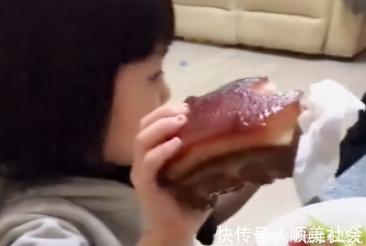 小潘|俩娃一个天天吃猪肉,一个天天吃鱼、牛肉,3年后2人差距太明显