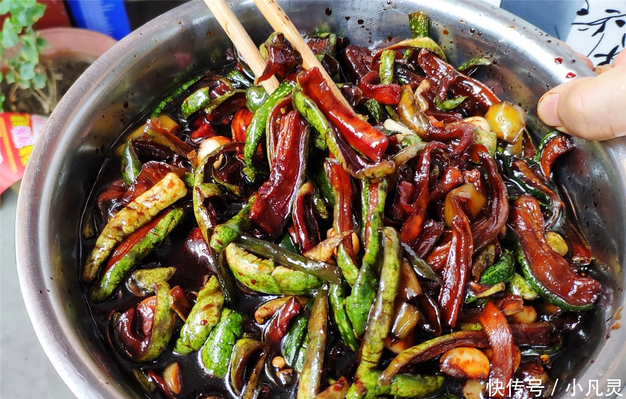 好吃|奶奶用了30多年的腌黄瓜配方,一次腌20斤,嘎嘣脆,咸香特好吃