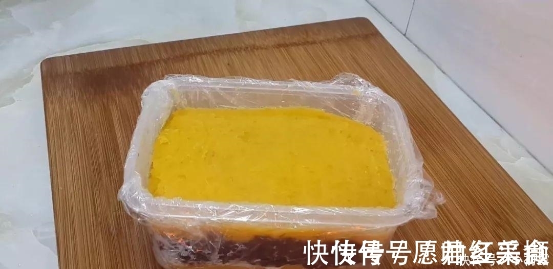 红薯这样做才最好吃,一蒸一切,比豆沙糕都好吃,一口一个真解馋