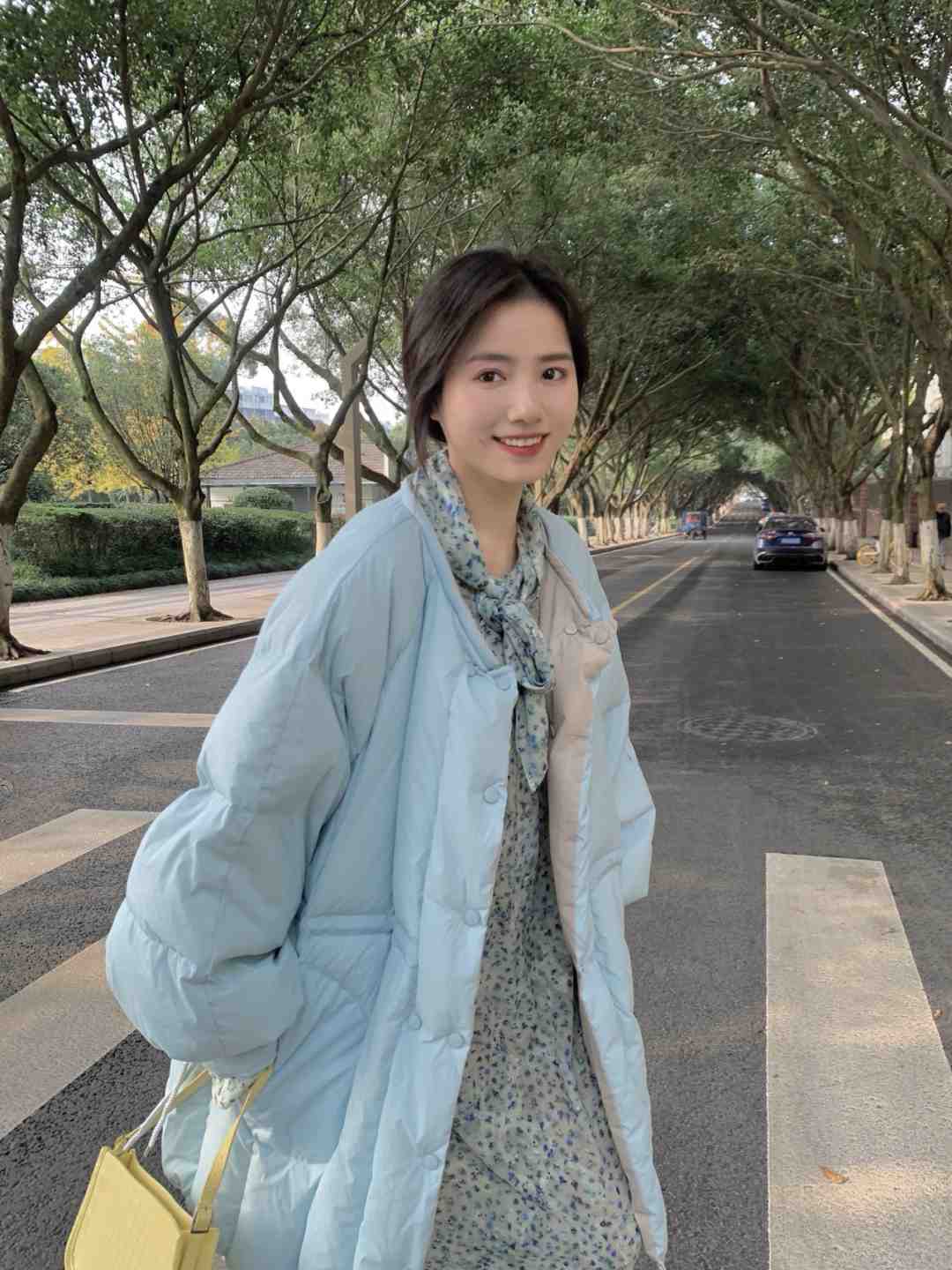 碎花裙 怎么穿保暖又减龄?快来试试这些“早春色”单品,甜美温柔又时髦