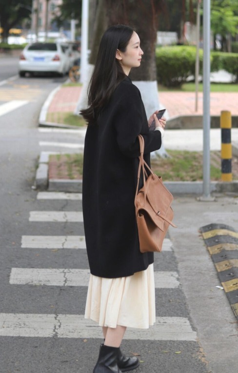 半身裙 大衣配半身裙才是新年标配,温柔优雅又得体,轻松穿出气质美