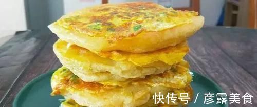 早餐饼的新吃法，不揉面不擀面，筷子一搅，比包子油条好吃，真香