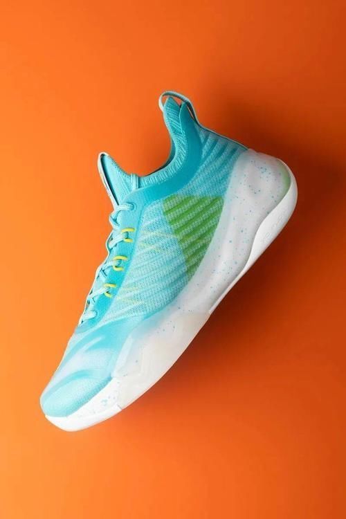 flow 一口气偷偷上架 8 款配色!这双「国产标杆」好看又好穿!