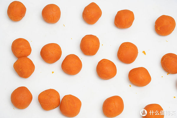 黄馅|老纪烘焙工坊 篇三十:中秋节它来了!今年教你奶黄流心月饼,好吃的不行,而且非常简单,有手就行