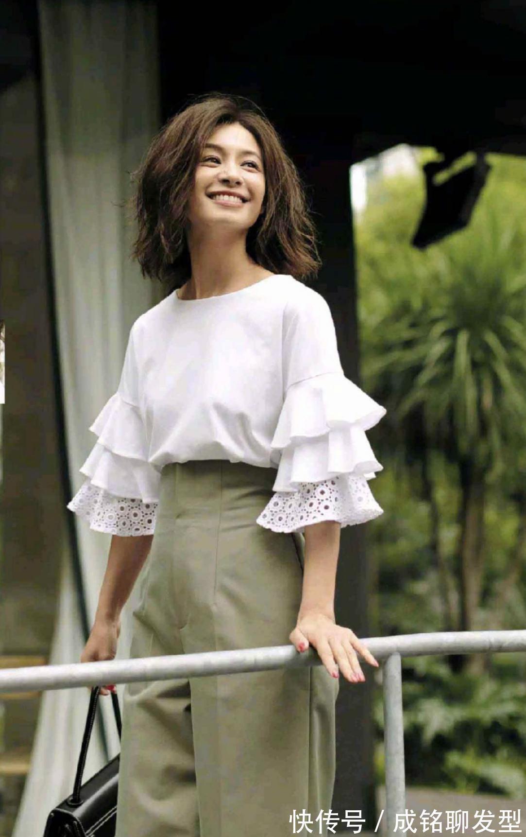 减龄|四五十岁穿搭“显瘦”很关键,学会这几种搭配法,时髦减龄有气质