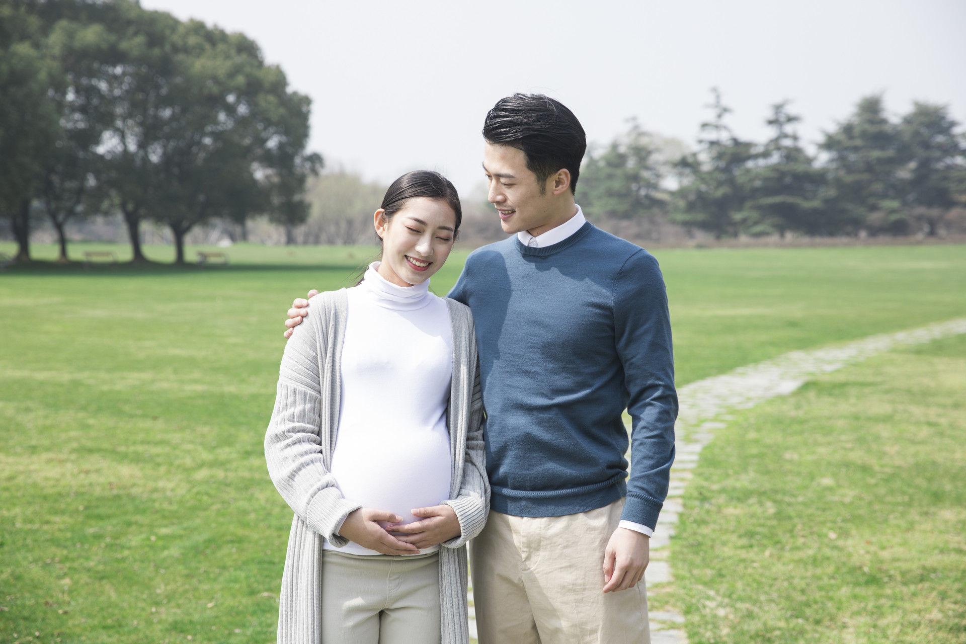 孕妇|大妈公交逼孕妇让座无果,诅咒“孩子早晚得掉”,孕妇反击太漂亮