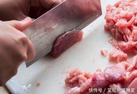 味道|炒猪肉时,什么时候放盐味道会更好?很多人都弄错了,难怪肉很柴