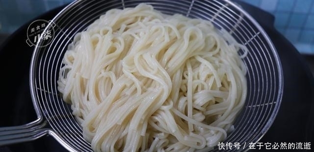 面条这样做太好吃了,做法简单省事,一周吃7次都不腻,太香了