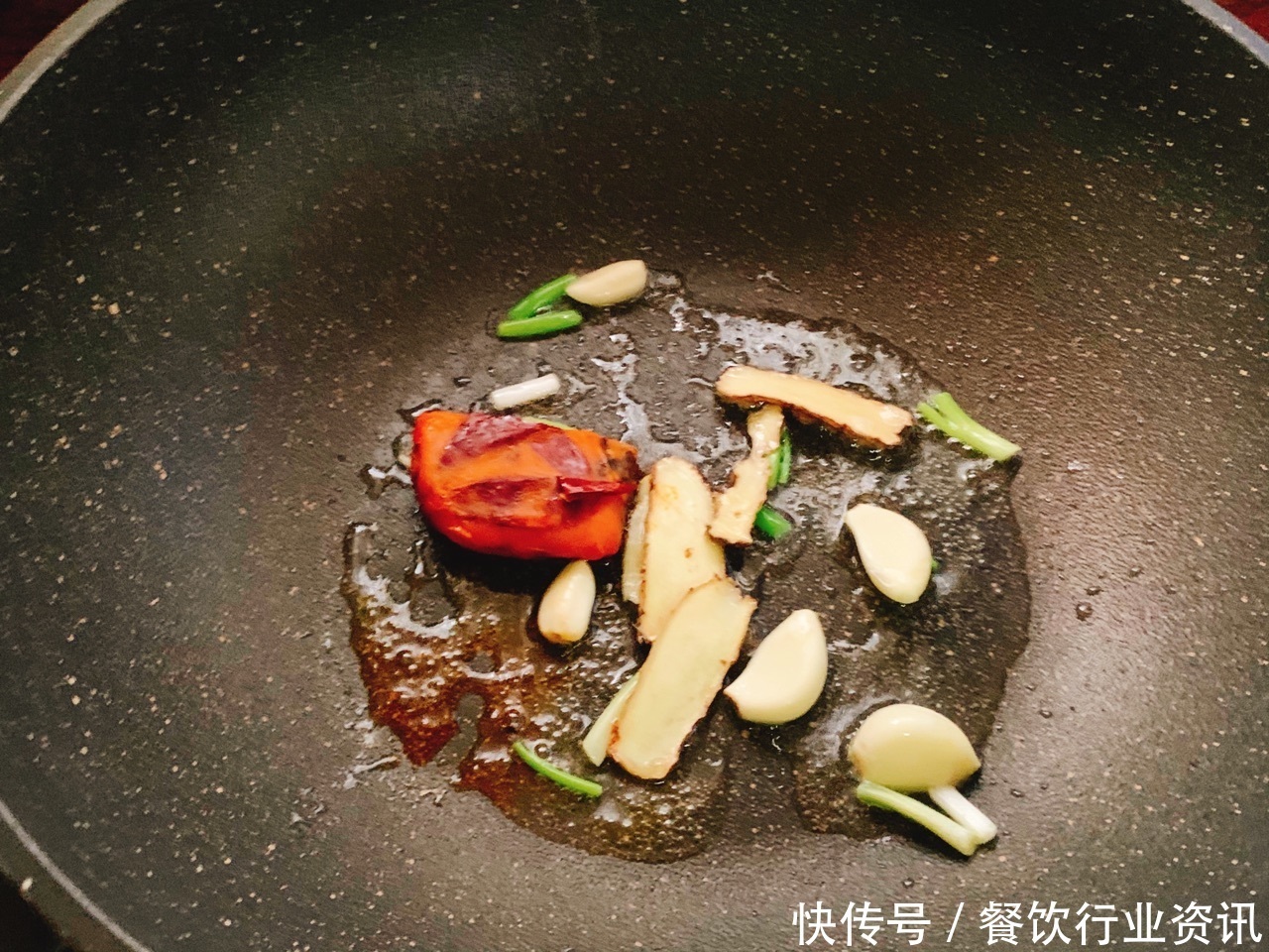 牛奶|何老师在家做麻辣烫,原来这么普通,但做完好香啊