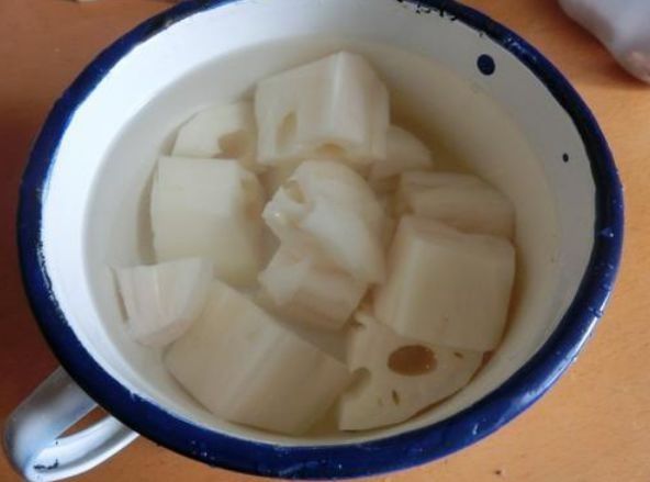 炖肉汤排骨汤，别随便放调料，牢记2步处理，只加1味料，肉嫩汤鲜