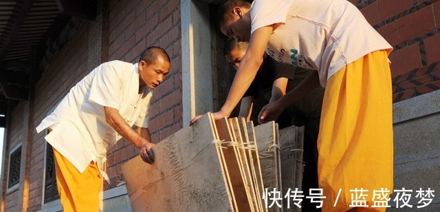 达摩祖师|2015年,南派少林武僧表演“水上漂”轻功,自称“已达最高境界”!