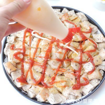 面包粒|#丘比三明治#烤爆汁肠仔玉米芝士层层三明治