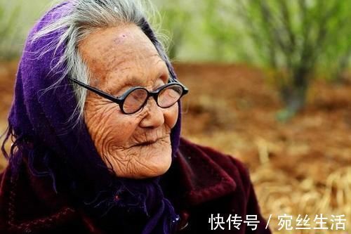 传染性|癌症会不会传染?与癌症患者共餐,需不需要注意什么?告知答案