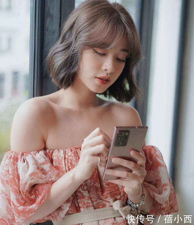 空气刘海 秋季发型别乱剪!这几款高颜值刘海了解一下,谁试谁好看!