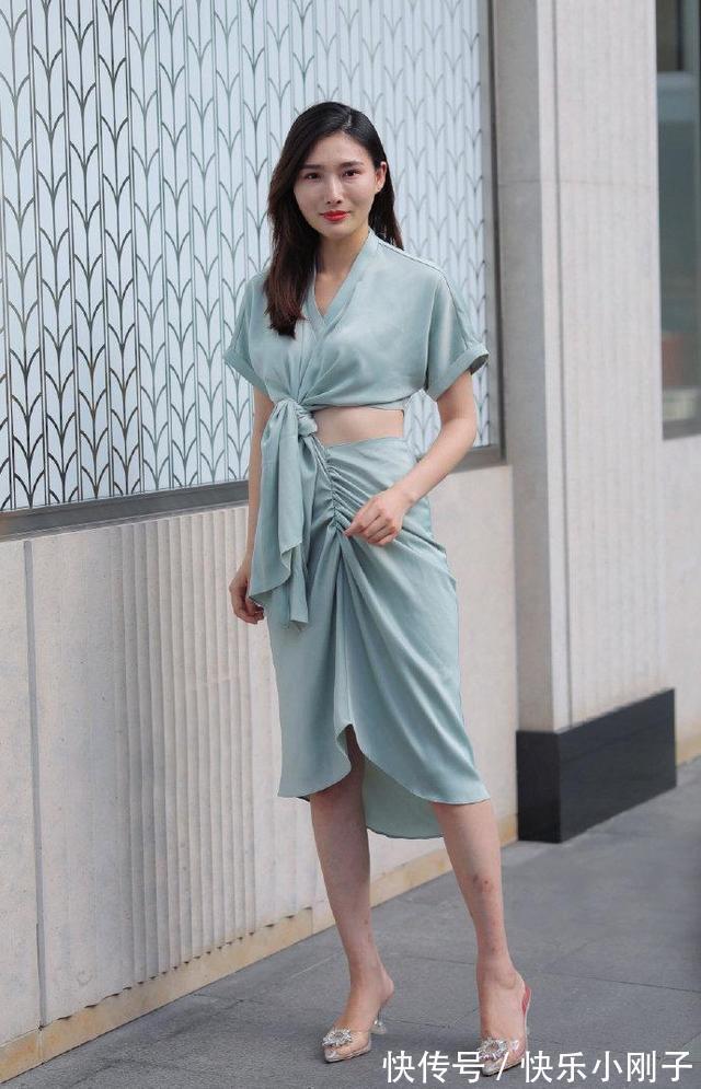 造型 和设计精致的服装一起,营造美丽的造型,把时尚做到最后