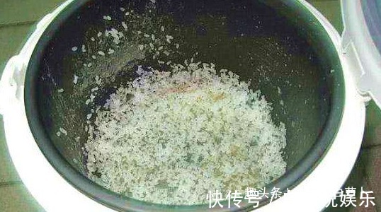 米饭|蒸米饭万万不可直接蒸，多加一步，饭粒油亮、香味浓郁,不粘锅