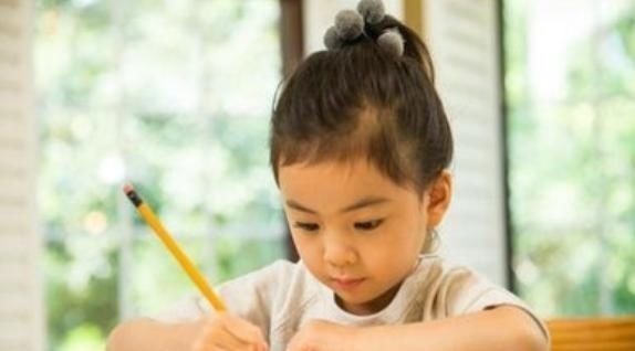 孩子|有8个坏习惯,会让孩子越来越笨,有些家长还不知道,中的赶紧改