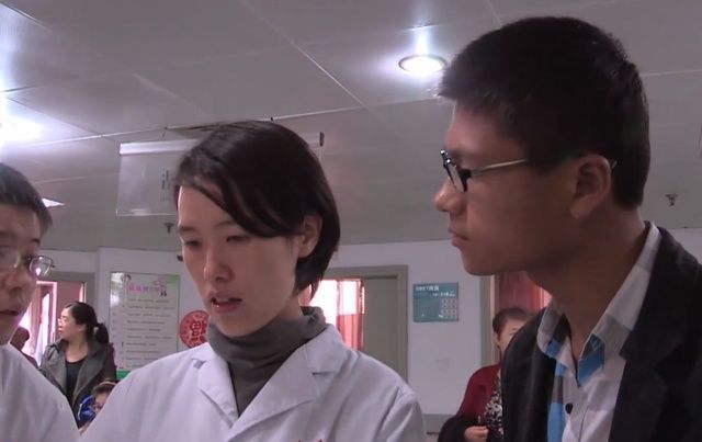 儿科|儿媳怀孕8个月早产,生下孩子窒息进ICU要花1万,家里人都犹豫了